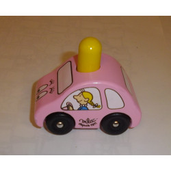 Voiture en bois rose