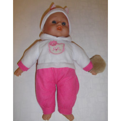 Bébé en pyjama