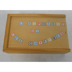Boîte l'alphabet et les...