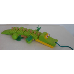 Crocodile à tirer en bois