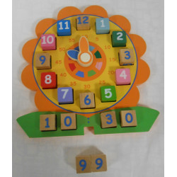 Horloge en fleur en bois